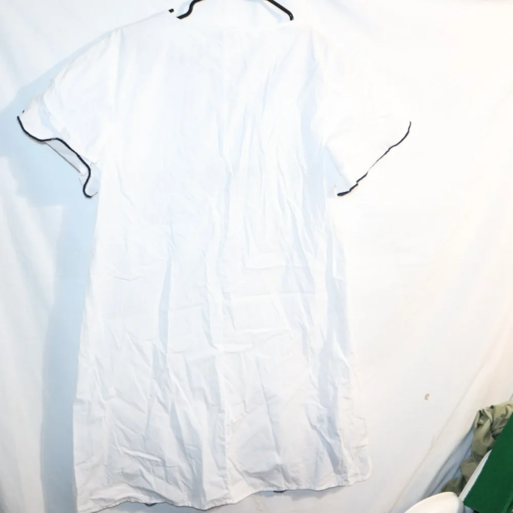 Crown and IVY White Blue Embroidered Collar Tunic Size Medium - Picture 6 of 10